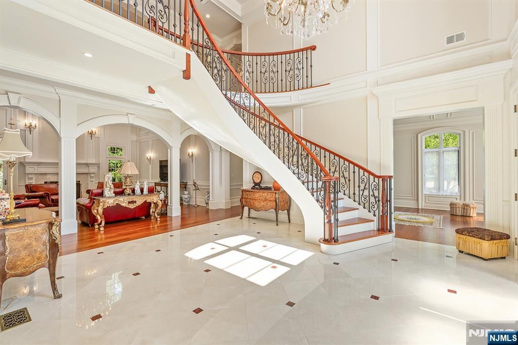 Upper Saddle River, New Jersey, 07458, United States, 6 Bedrooms Bedrooms, ,7 BathroomsBathrooms,Residential,Active,2045761