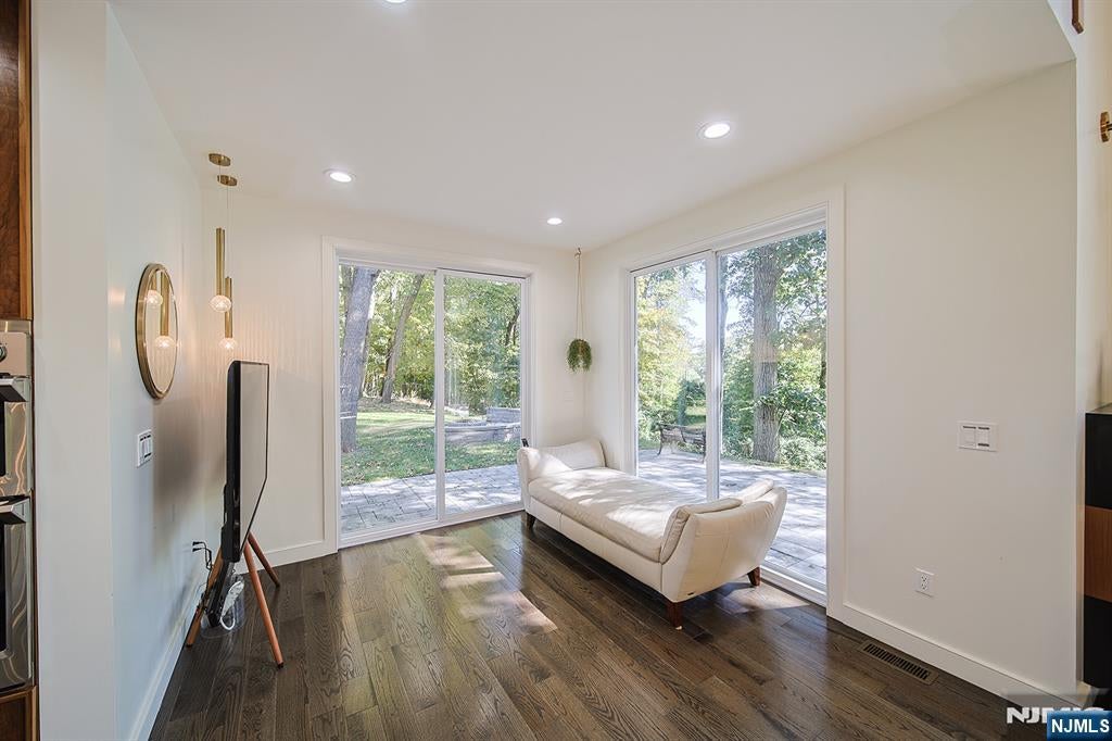 Warren, New Jersey, 07059, United States, 3 Bedrooms Bedrooms, ,5 BathroomsBathrooms,Residential,Active,1965824