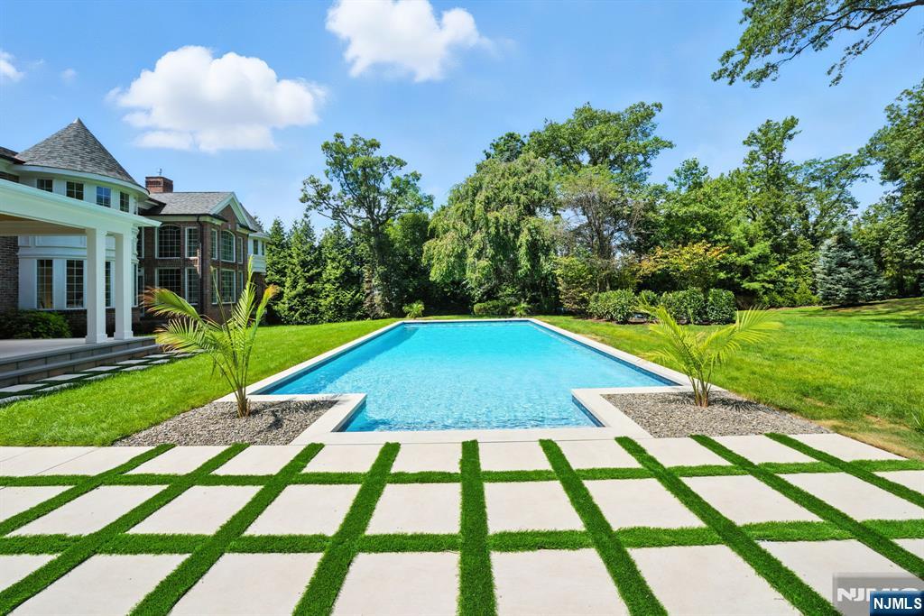 Tenafly, New Jersey, 07670, United States, 6 Bedrooms Bedrooms, ,7 BathroomsBathrooms,Residential,Active,1927680