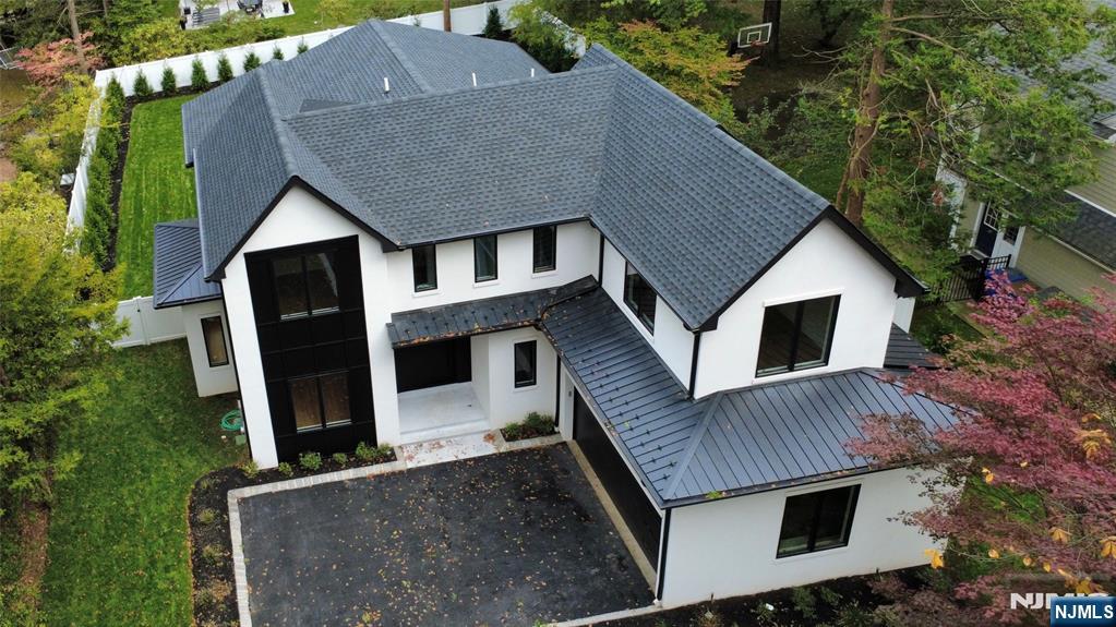 Tenafly, New Jersey, 07670, United States, 6 Bedrooms Bedrooms, ,7 BathroomsBathrooms,Residential,Active,1952304