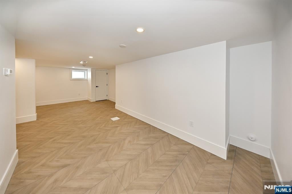 River Edge, New Jersey, 07661, United States, 5 Bedrooms Bedrooms, ,6 BathroomsBathrooms,Residential,Active,2014946