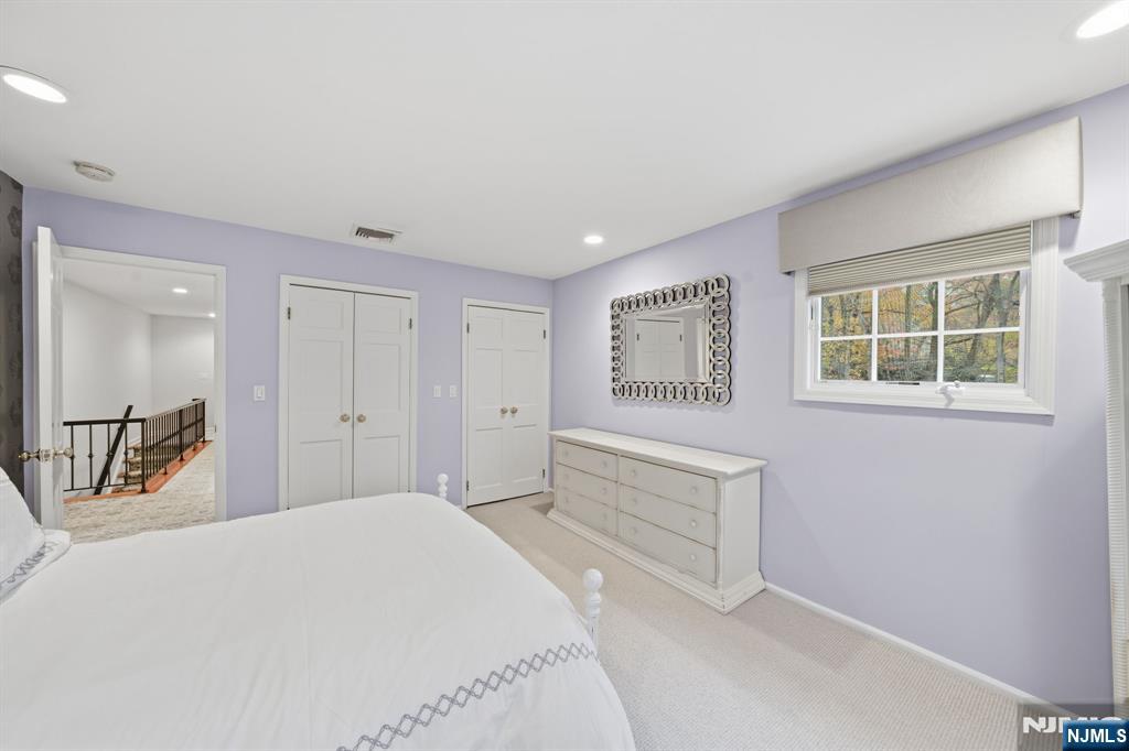 Tenafly, New Jersey, 07670, United States, 6 Bedrooms Bedrooms, ,4 BathroomsBathrooms,Residential,Pending,2007021