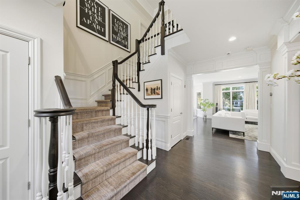 Tenafly, New Jersey, 07670, United States, 5 Bedrooms Bedrooms, ,5 BathroomsBathrooms,Residential,Active,1963283