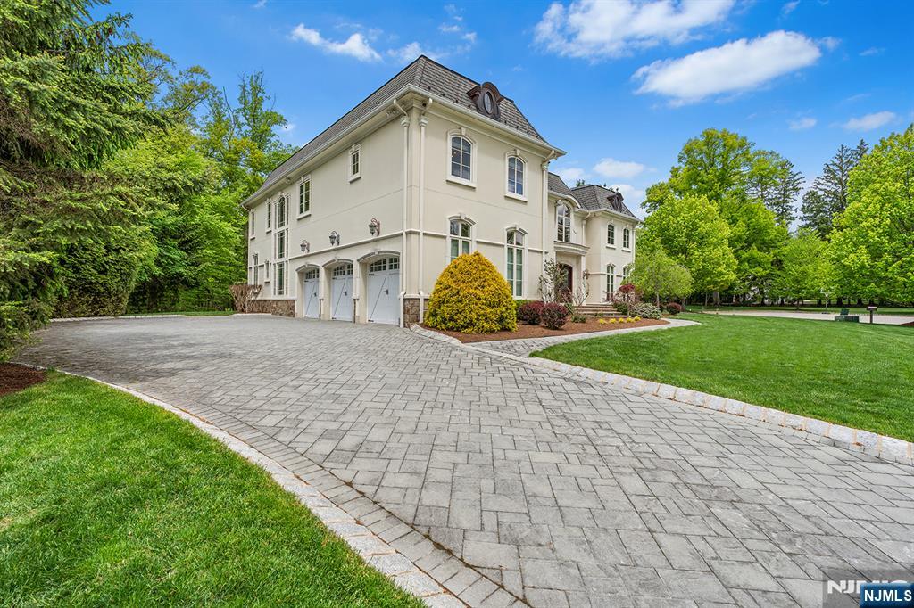 Upper Saddle River, New Jersey, 07458, United States, 6 Bedrooms Bedrooms, ,7 BathroomsBathrooms,Residential,Active,2045761