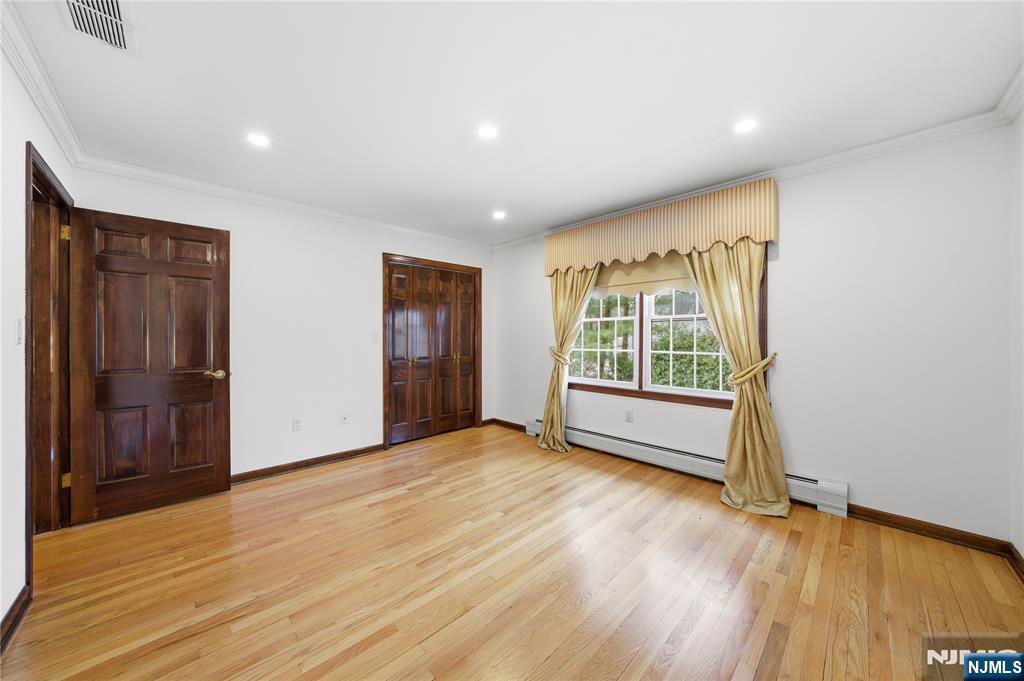 Cresskill, New Jersey, 07626, United States, 5 Bedrooms Bedrooms, ,5 BathroomsBathrooms,Residential,Active,2007619