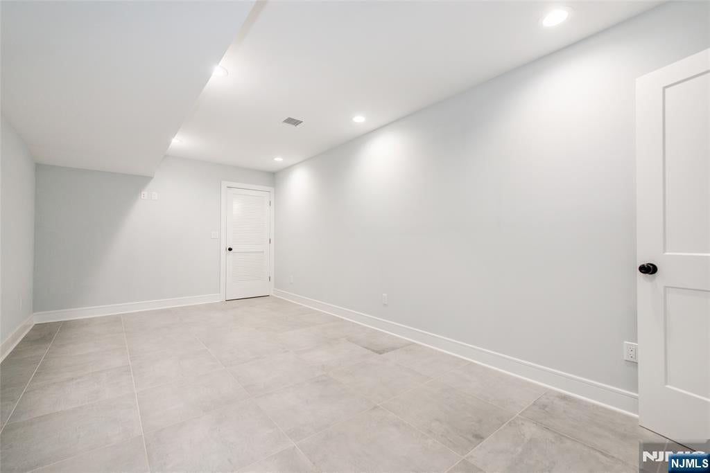 Demarest, New Jersey, 07627, United States, 5 Bedrooms Bedrooms, ,7 BathroomsBathrooms,Residential,Active,2037533