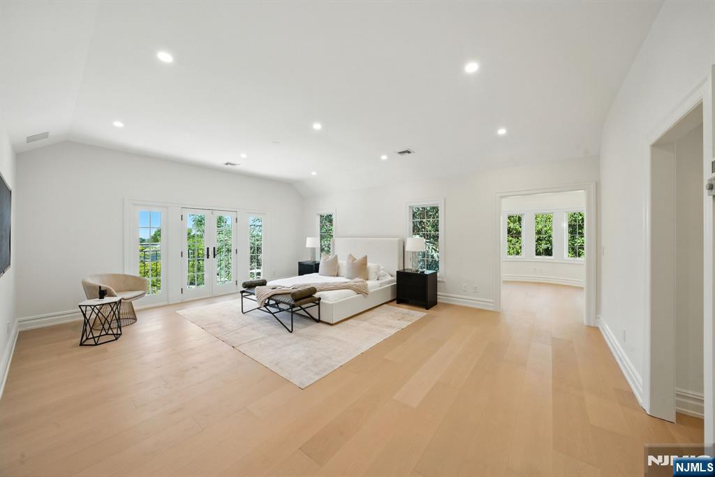 Tenafly, New Jersey, 07670, United States, 6 Bedrooms Bedrooms, ,7 BathroomsBathrooms,Residential,Active,1927680