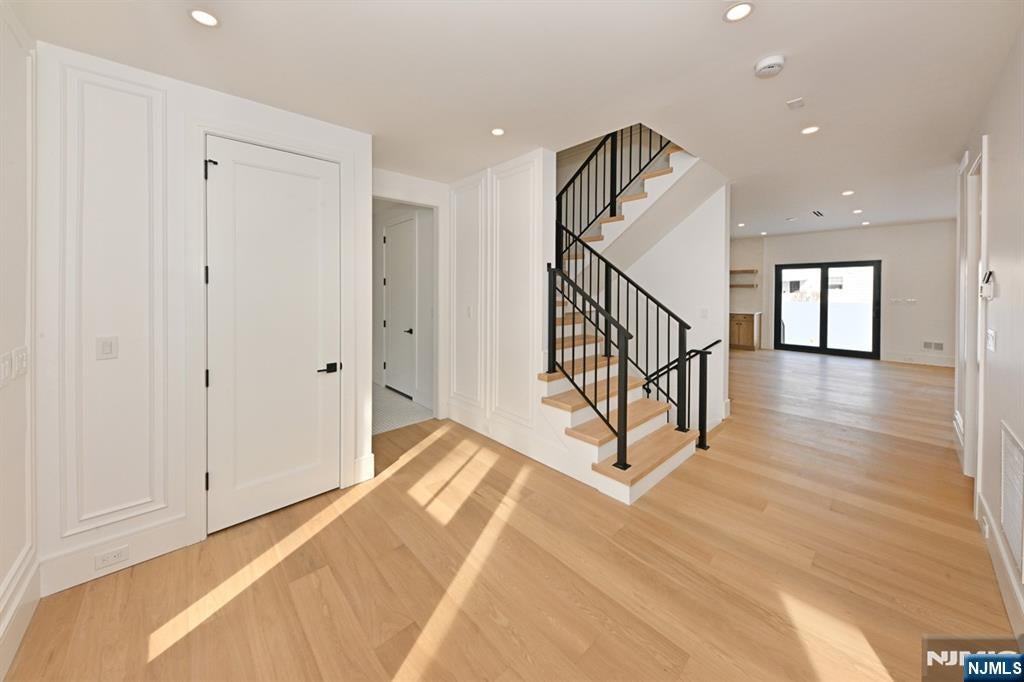 River Edge, New Jersey, 07661, United States, 5 Bedrooms Bedrooms, ,6 BathroomsBathrooms,Residential,Active,2014946