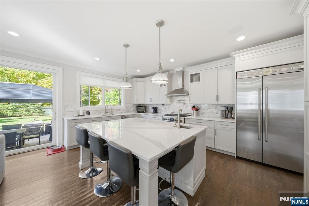 Tenafly, New Jersey, 07670, United States, 5 Bedrooms Bedrooms, ,5 BathroomsBathrooms,Residential,Active,1970990