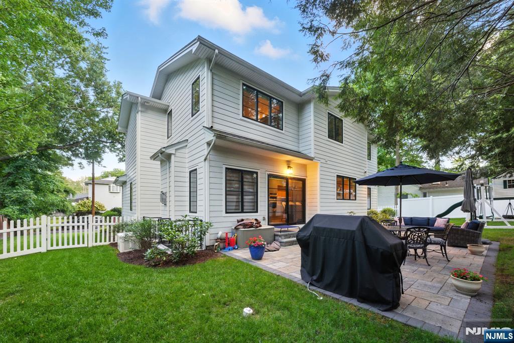 Cresskill, New Jersey, 07626, United States, 5 Bedrooms Bedrooms, ,5 BathroomsBathrooms,Residential,Active,1929433