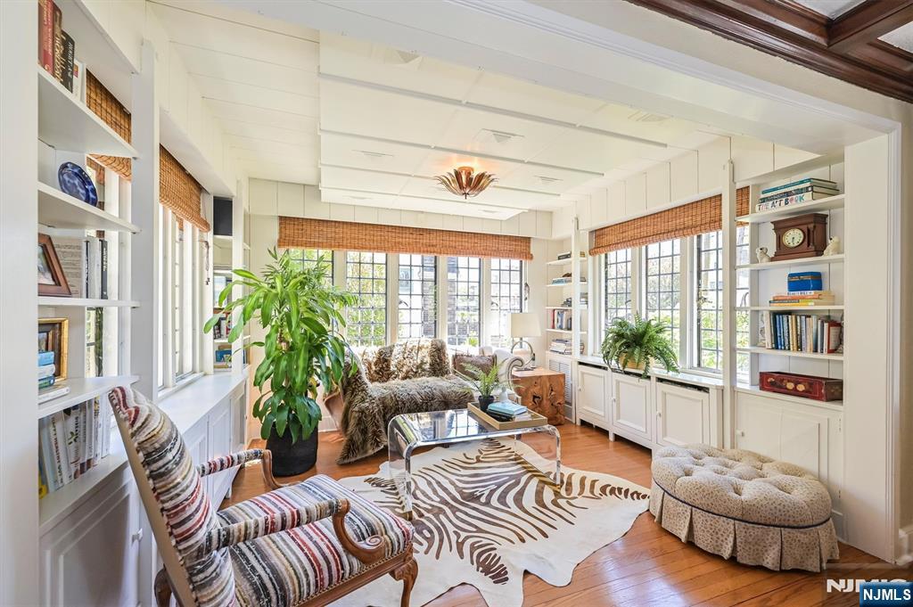 Glen Rock, New Jersey, 07452, United States, 5 Bedrooms Bedrooms, ,6 BathroomsBathrooms,Residential,Active,2042645