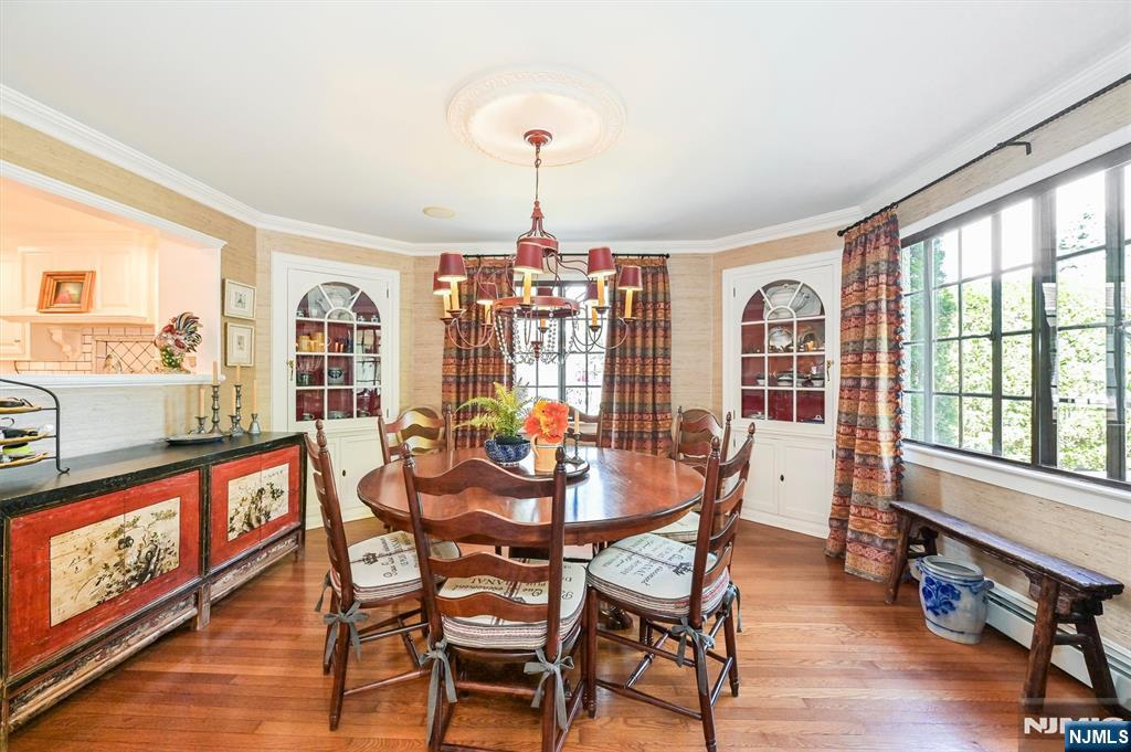 Glen Rock, New Jersey, 07452, United States, 5 Bedrooms Bedrooms, ,6 BathroomsBathrooms,Residential,Active,2042645