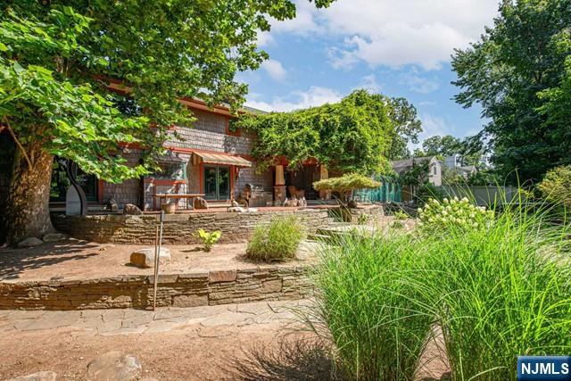 Mahwah, New Jersey, 07430, United States, 4 Bedrooms Bedrooms, ,4 BathroomsBathrooms,Residential,Pending,1993641