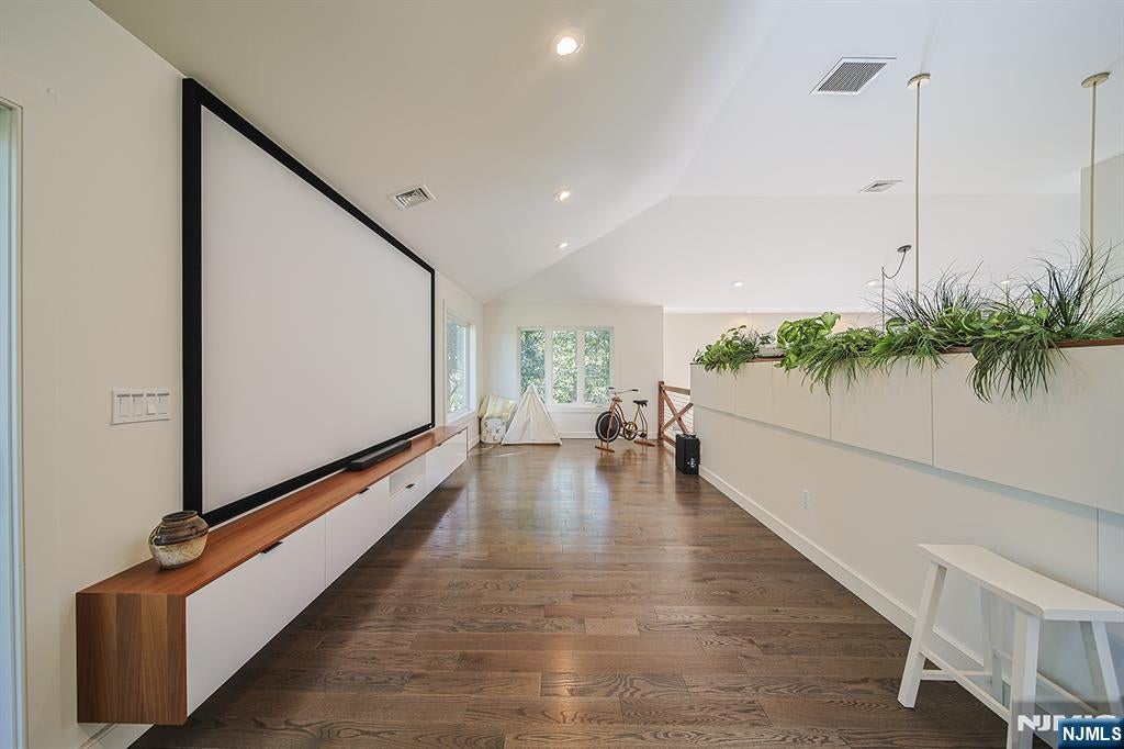 Warren, New Jersey, 07059, United States, 3 Bedrooms Bedrooms, ,5 BathroomsBathrooms,Residential,Active,1965824