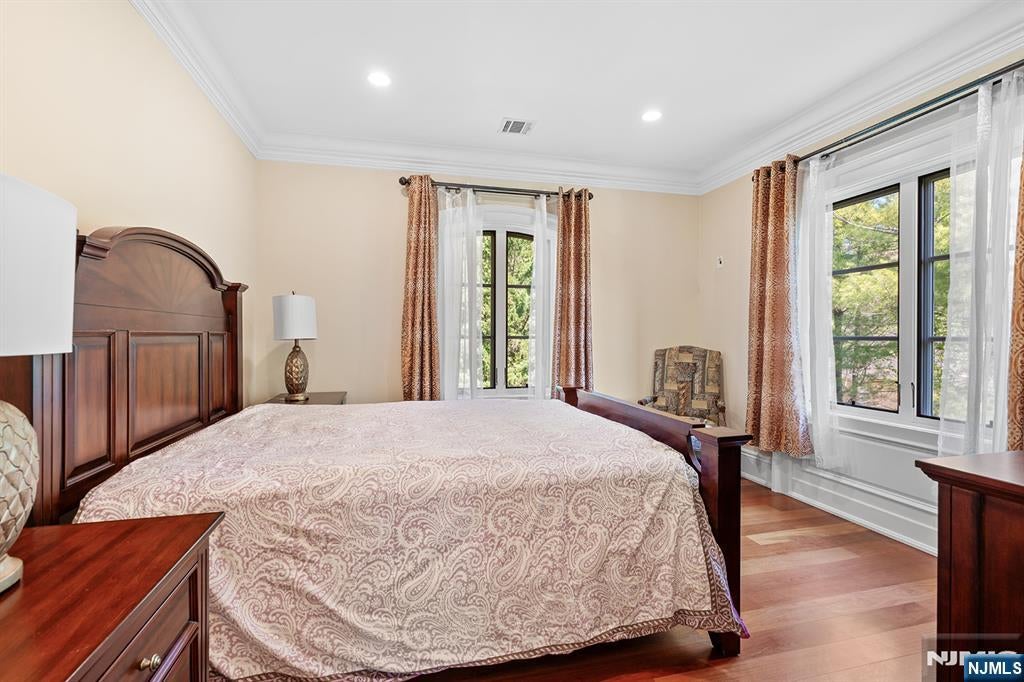 Upper Saddle River, New Jersey, 07458, United States, 6 Bedrooms Bedrooms, ,7 BathroomsBathrooms,Residential,Active,2045761