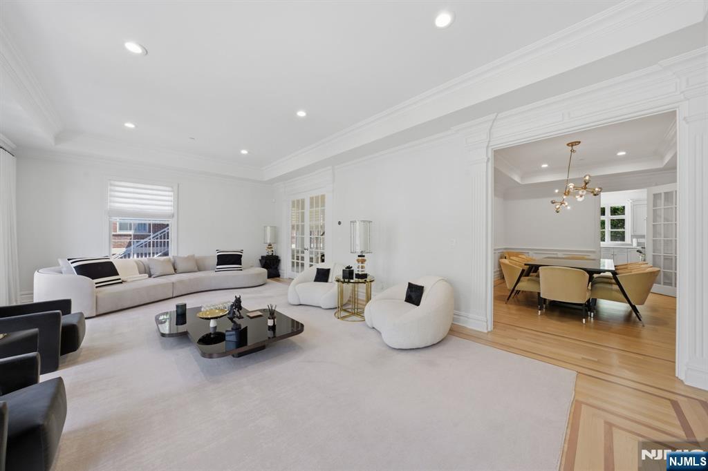 Tenafly, New Jersey, 07670, United States, 4 Bedrooms Bedrooms, ,5 BathroomsBathrooms,Residential,Active,2045606