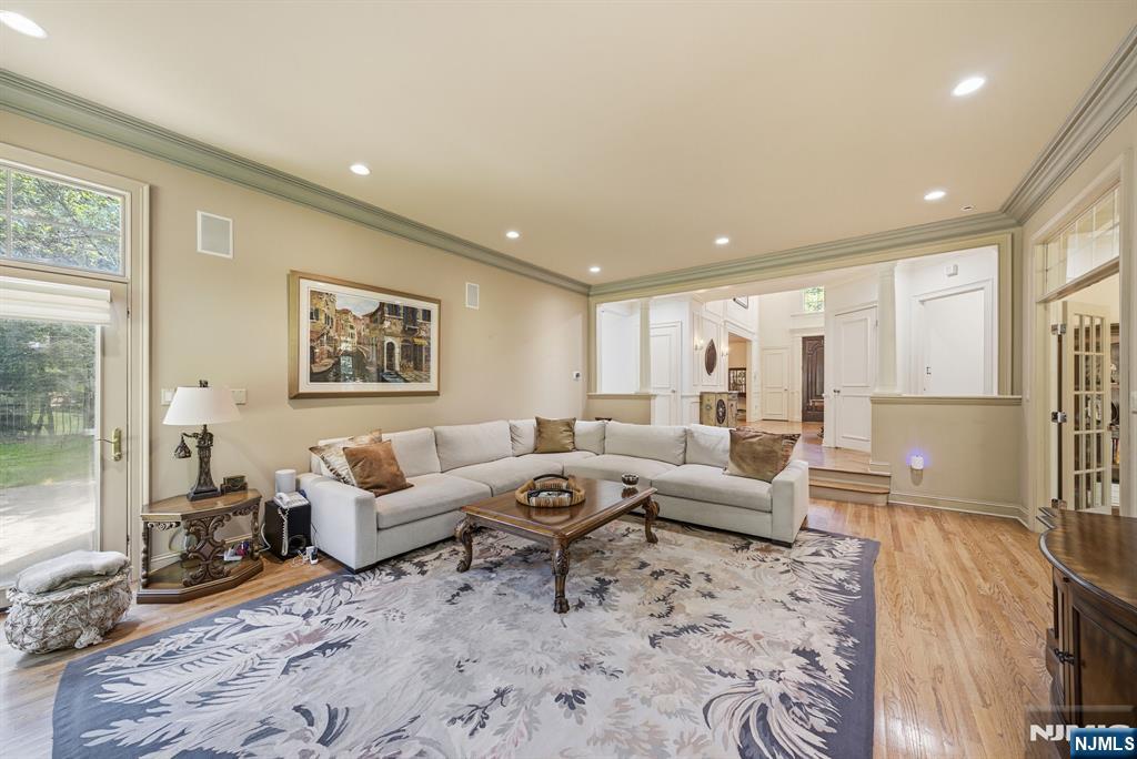 Tenafly, New Jersey, 07670, United States, 5 Bedrooms Bedrooms, ,5 BathroomsBathrooms,Residential,Active,1968424