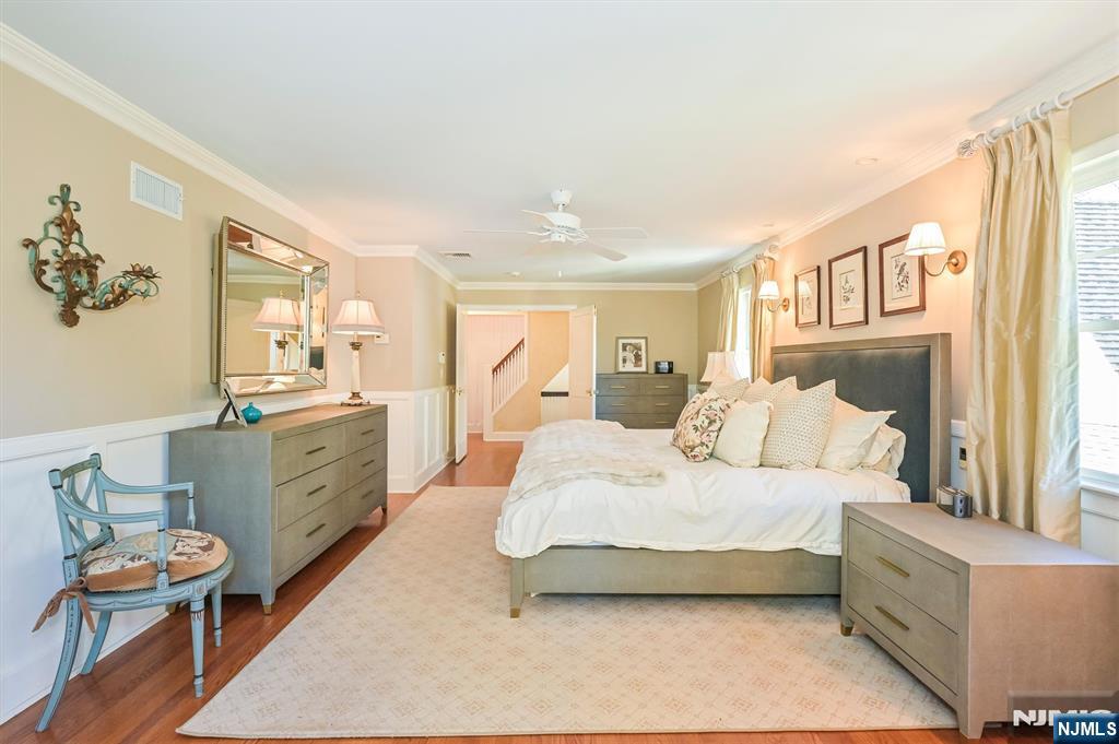 Glen Rock, New Jersey, 07452, United States, 5 Bedrooms Bedrooms, ,6 BathroomsBathrooms,Residential,Active,2042645