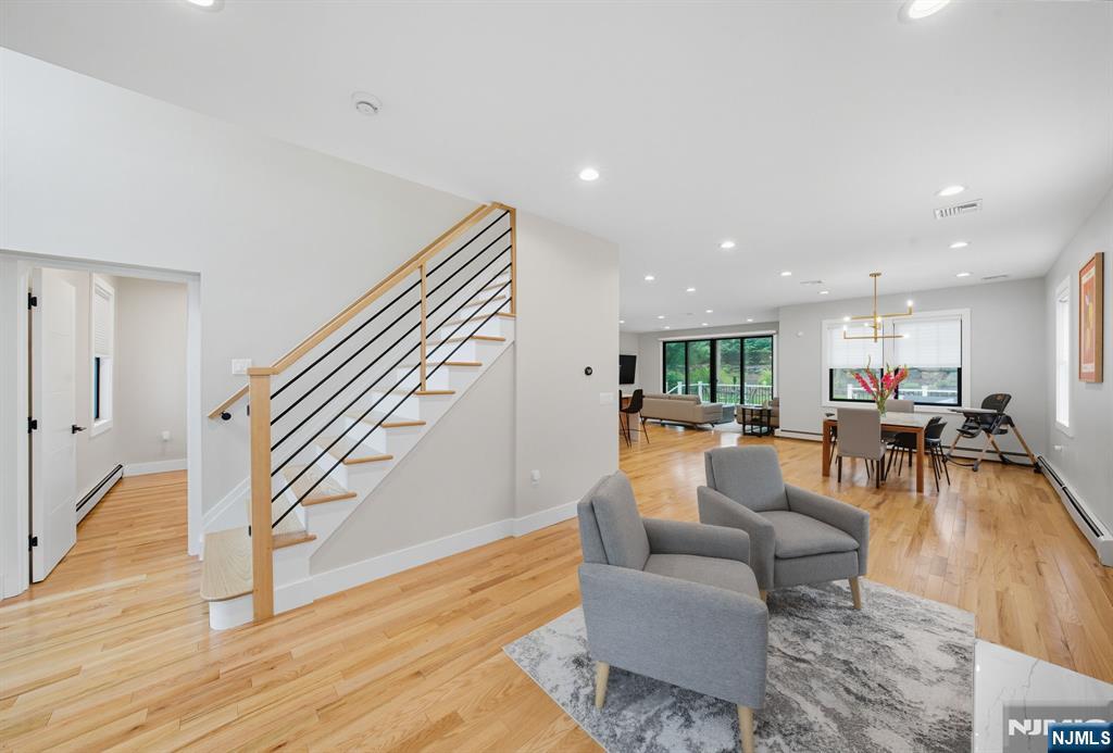 Tenafly, New Jersey, 07670, United States, 5 Bedrooms Bedrooms, ,4 BathroomsBathrooms,Residential,Active,1943831