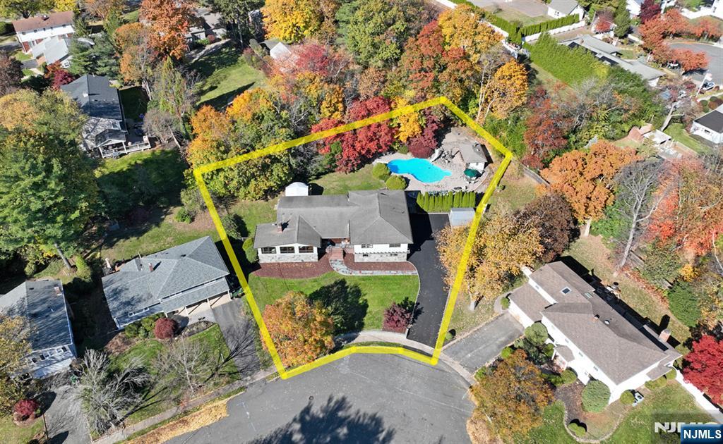 Paramus, New Jersey, 07652, United States, 4 Bedrooms Bedrooms, ,6 BathroomsBathrooms,Residential,Active,1990037