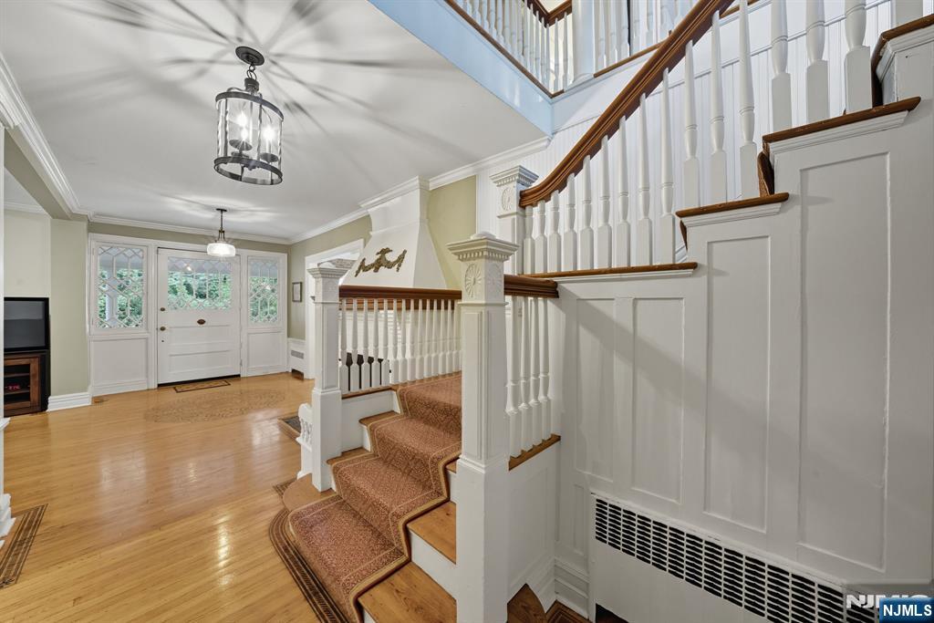 Tenafly, New Jersey, 07670, United States, 6 Bedrooms Bedrooms, ,4 BathroomsBathrooms,Residential,Active,1945075