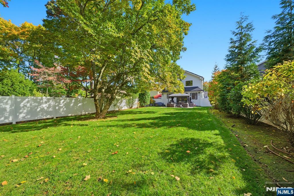 Tenafly, New Jersey, 07670, United States, 5 Bedrooms Bedrooms, ,5 BathroomsBathrooms,Residential,Active,1970990