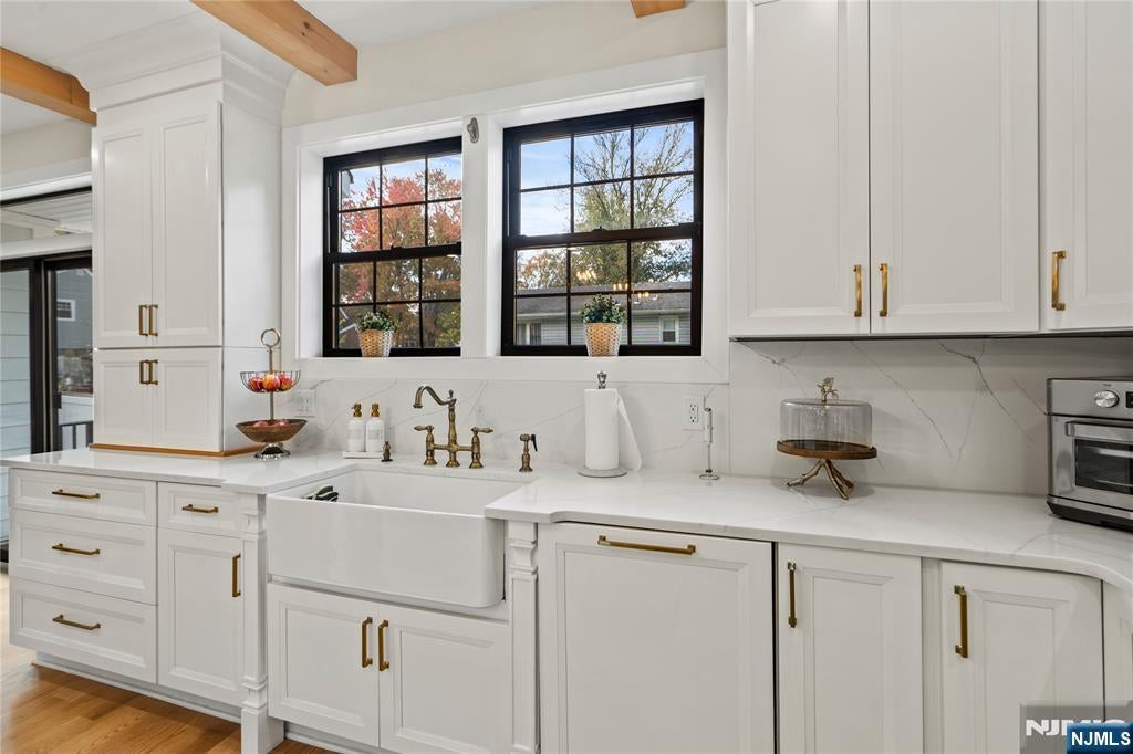 Roseland, New Jersey, 07068, United States, 4 Bedrooms Bedrooms, ,4 BathroomsBathrooms,Residential,Active,2045539