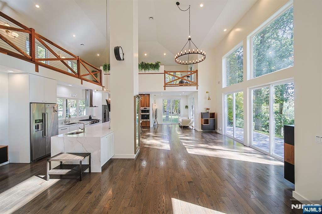 Warren, New Jersey, 07059, United States, 3 Bedrooms Bedrooms, ,5 BathroomsBathrooms,Residential,Active,1965824