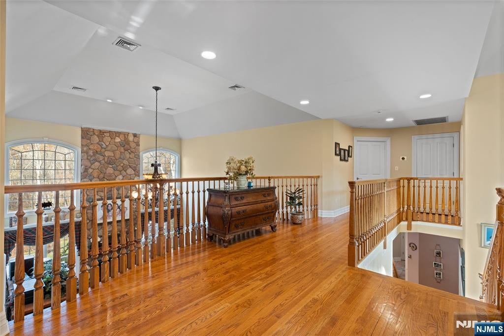 Oakland, New Jersey, 07436, United States, 5 Bedrooms Bedrooms, ,7 BathroomsBathrooms,Residential,Active,2007996