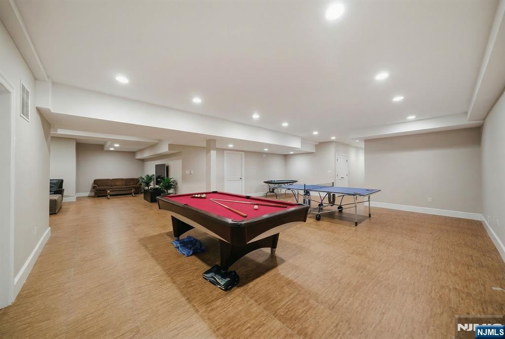 Tenafly, New Jersey, 07670, United States, 6 Bedrooms Bedrooms, ,7 BathroomsBathrooms,Residential,Active,2043827