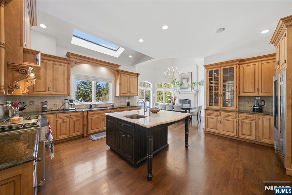 Cresskill, New Jersey, 07626, United States, 6 Bedrooms Bedrooms, ,8 BathroomsBathrooms,Residential,Active,2012941