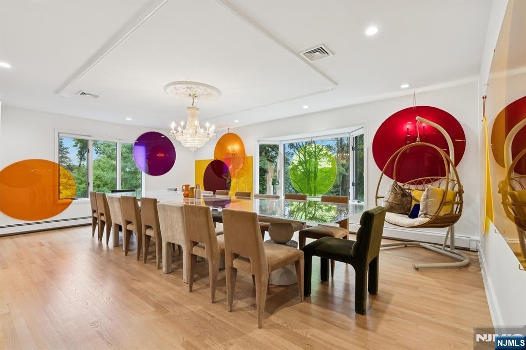 Cresskill, New Jersey, 07626, United States, 8 Bedrooms Bedrooms, ,5 BathroomsBathrooms,Residential,Active,1831840