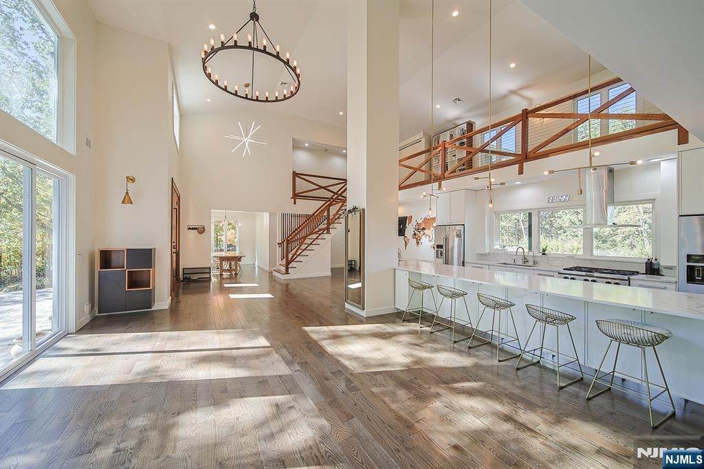 Warren, New Jersey, 07059, United States, 3 Bedrooms Bedrooms, ,5 BathroomsBathrooms,Residential,Active,1965824