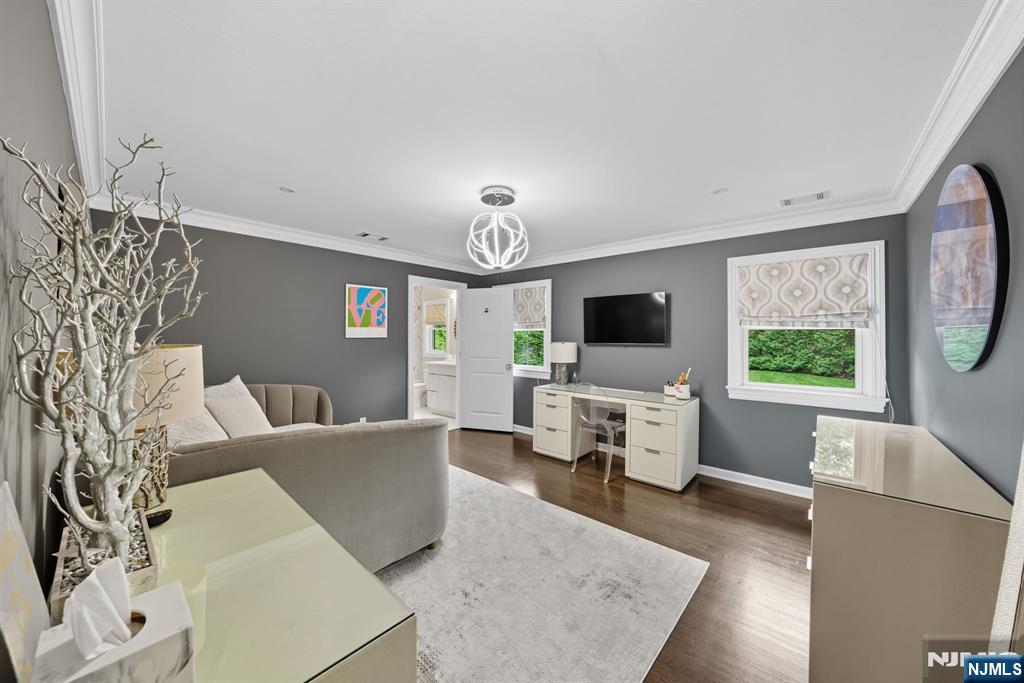 Tenafly, New Jersey, 07670, United States, 5 Bedrooms Bedrooms, ,7 BathroomsBathrooms,Residential,Active,1963399