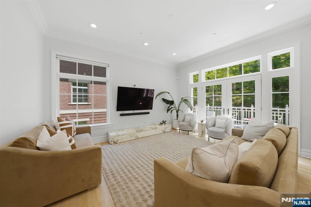 Tenafly, New Jersey, 07670, United States, 4 Bedrooms Bedrooms, ,5 BathroomsBathrooms,Residential,Active,2045606