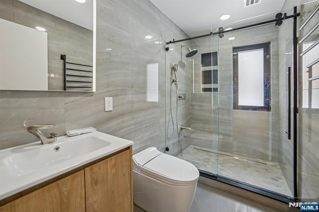 Par-Troy Hills Twp., New Jersey, 07054, United States, 4 Bedrooms Bedrooms, ,4 BathroomsBathrooms,Residential,Active,2021621