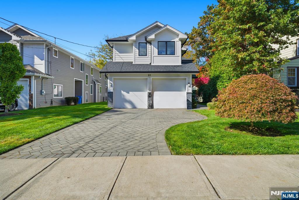 Tenafly, New Jersey, 07670, United States, 5 Bedrooms Bedrooms, ,5 BathroomsBathrooms,Residential,Active,1970990