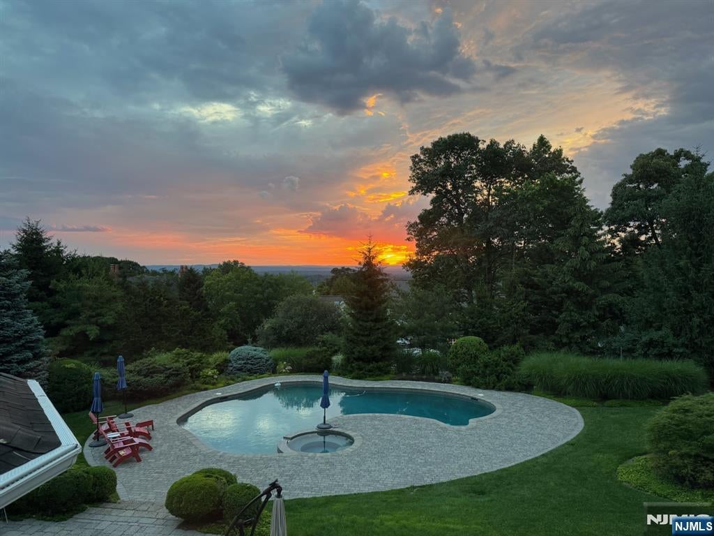 Cresskill, New Jersey, 07626, United States, 6 Bedrooms Bedrooms, ,8 BathroomsBathrooms,Residential,Active,2012941