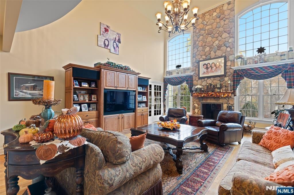 Oakland, New Jersey, 07436, United States, 5 Bedrooms Bedrooms, ,7 BathroomsBathrooms,Residential,Active,2007996