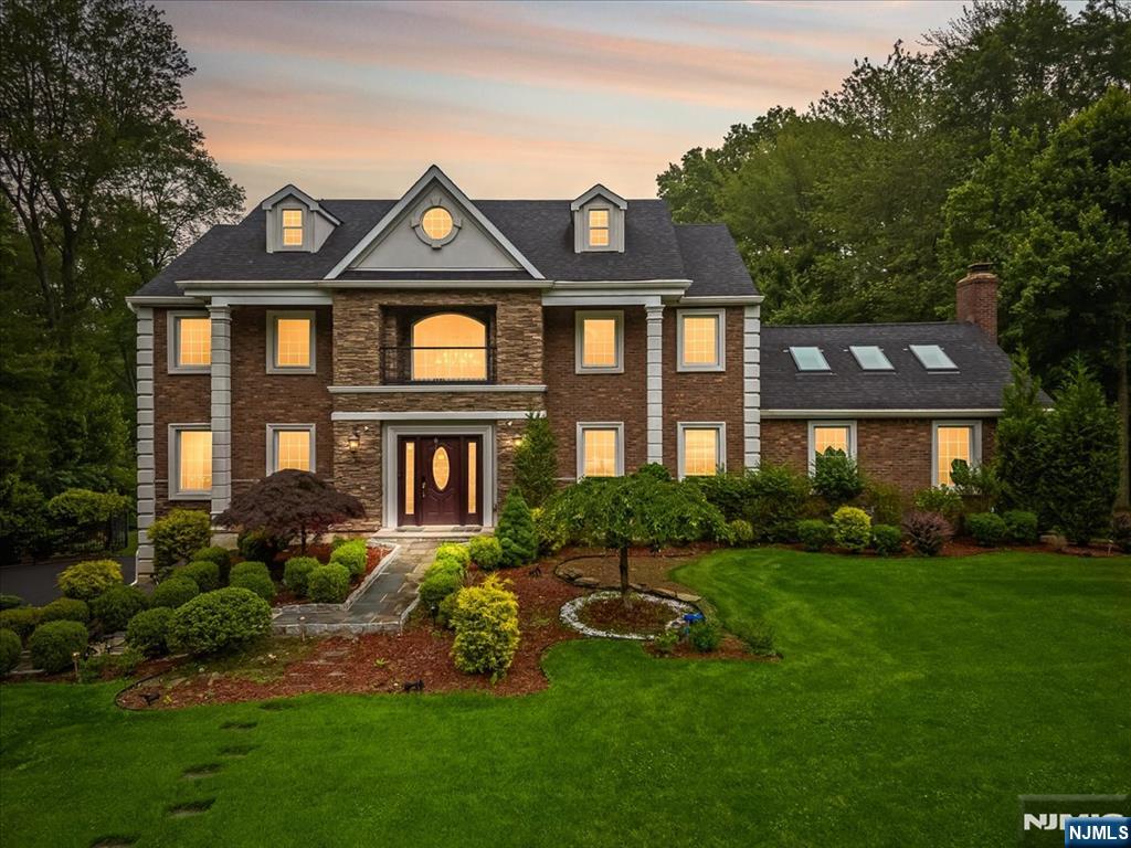 Upper Saddle River, New Jersey, 07458, United States, 4 Bedrooms Bedrooms, ,5 BathroomsBathrooms,Residential,Active,1964462
