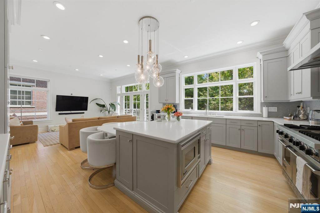 Tenafly, New Jersey, 07670, United States, 4 Bedrooms Bedrooms, ,5 BathroomsBathrooms,Residential,Active,2045606