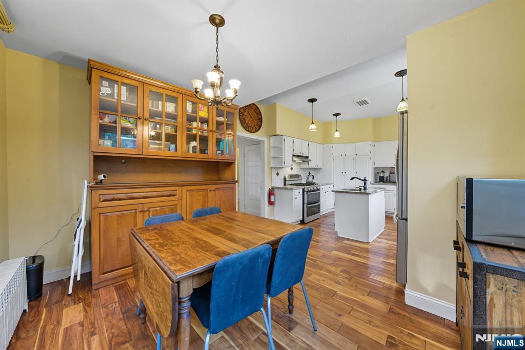 Tenafly, New Jersey, 07670, United States, 6 Bedrooms Bedrooms, ,4 BathroomsBathrooms,Residential,Active,1945075