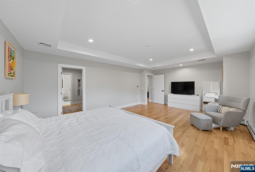 Tenafly, New Jersey, 07670, United States, 5 Bedrooms Bedrooms, ,4 BathroomsBathrooms,Residential,Active,1943831