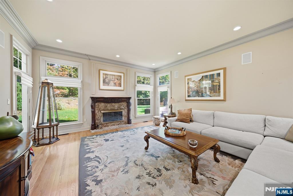 Tenafly, New Jersey, 07670, United States, 5 Bedrooms Bedrooms, ,5 BathroomsBathrooms,Residential,Active,1968424