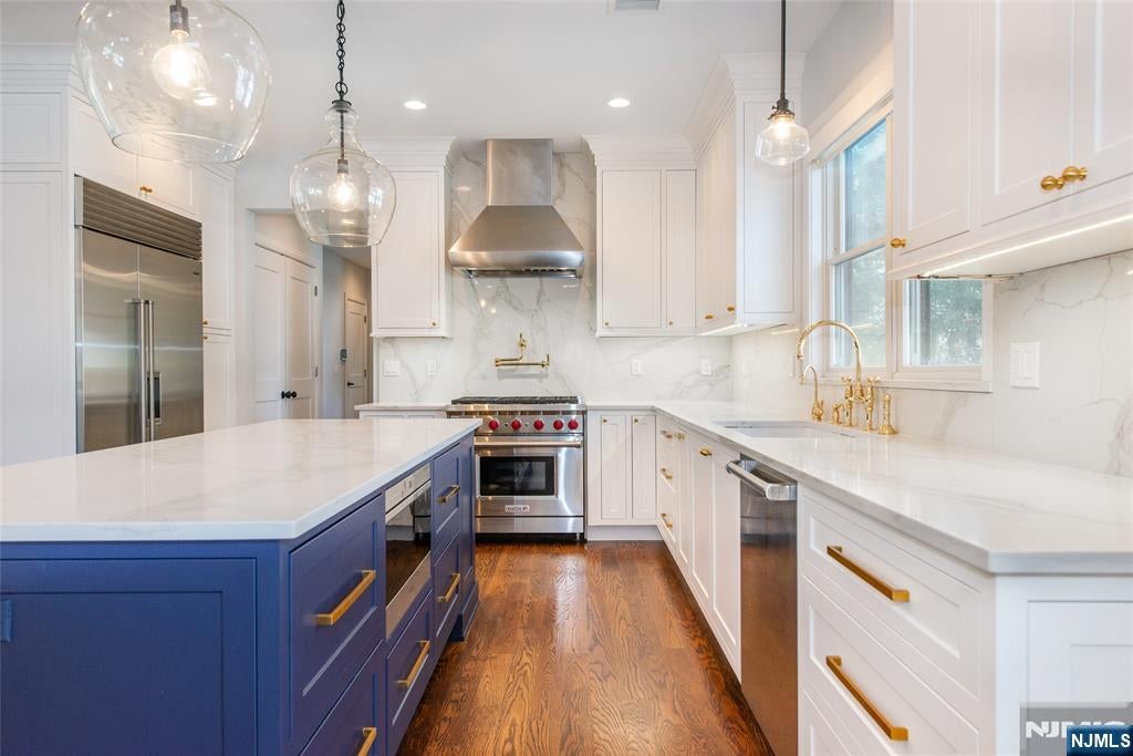 Demarest, New Jersey, 07627, United States, 5 Bedrooms Bedrooms, ,7 BathroomsBathrooms,Residential,Active,2037533