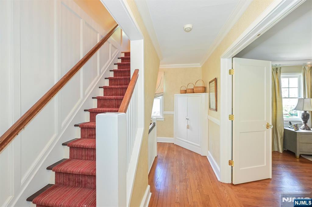Glen Rock, New Jersey, 07452, United States, 5 Bedrooms Bedrooms, ,6 BathroomsBathrooms,Residential,Active,2042645
