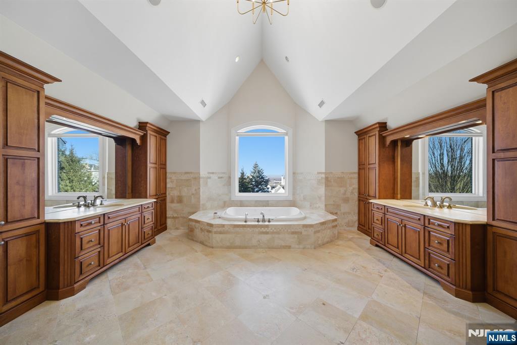 Cresskill, New Jersey, 07626, United States, 6 Bedrooms Bedrooms, ,8 BathroomsBathrooms,Residential,Active,2012941