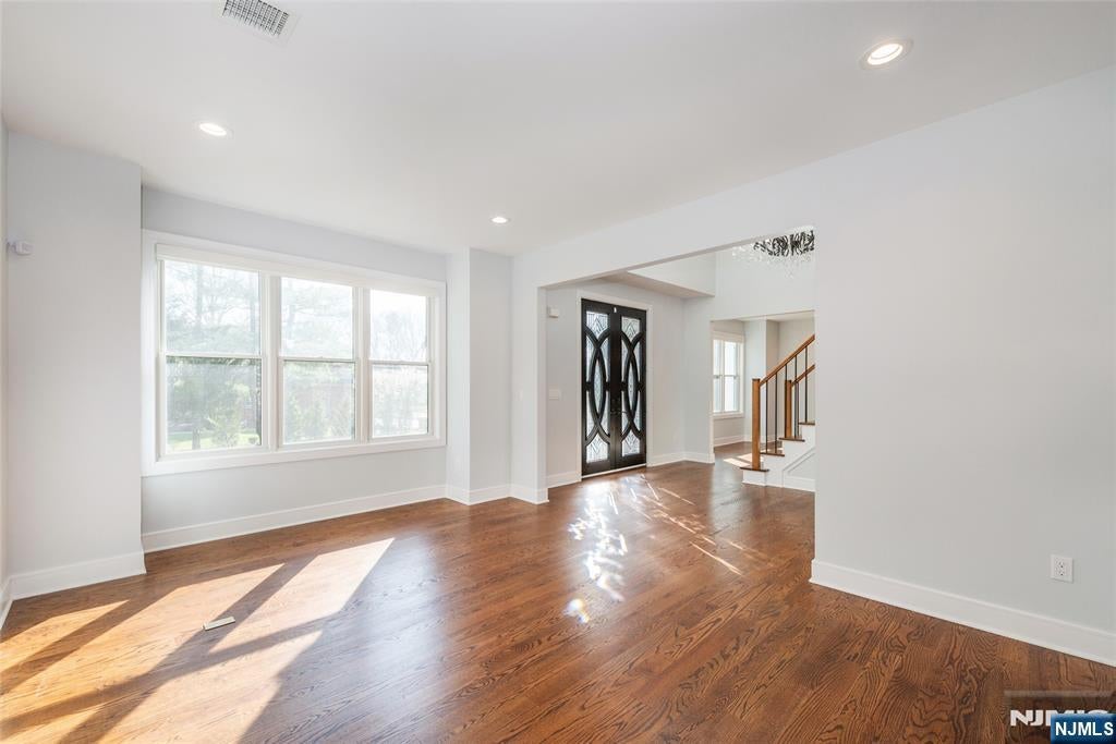 Demarest, New Jersey, 07627, United States, 5 Bedrooms Bedrooms, ,7 BathroomsBathrooms,Residential,Active,2037533