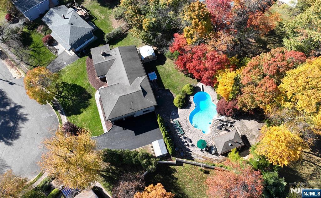 Paramus, New Jersey, 07652, United States, 4 Bedrooms Bedrooms, ,6 BathroomsBathrooms,Residential,Active,1990037