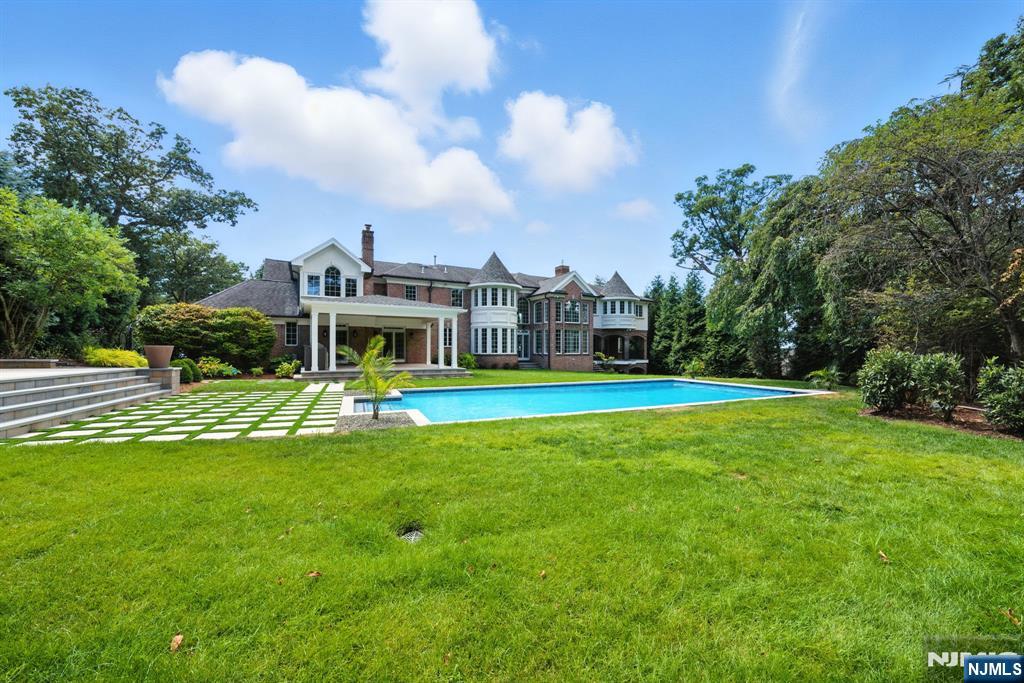 Tenafly, New Jersey, 07670, United States, 6 Bedrooms Bedrooms, ,7 BathroomsBathrooms,Residential,Active,1927680